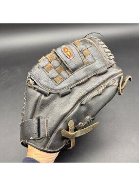 Easton Black Magic BMX12B 12" Baseball Glove Mitt RHT Leather